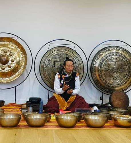 Formation aux techniques tibétaines des bols chantants avec Pasang Lama